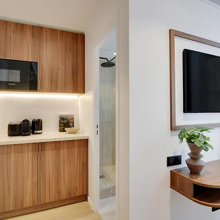 Pelican - Louvre Apartament Paryż